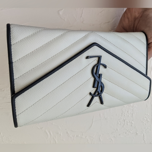 Yves Saint Laurent wallet - Picture 10 of 16